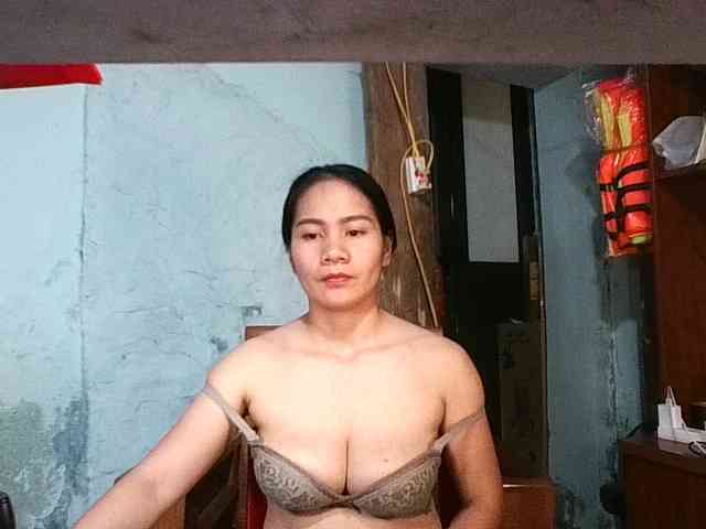 EllaShow93 webcam