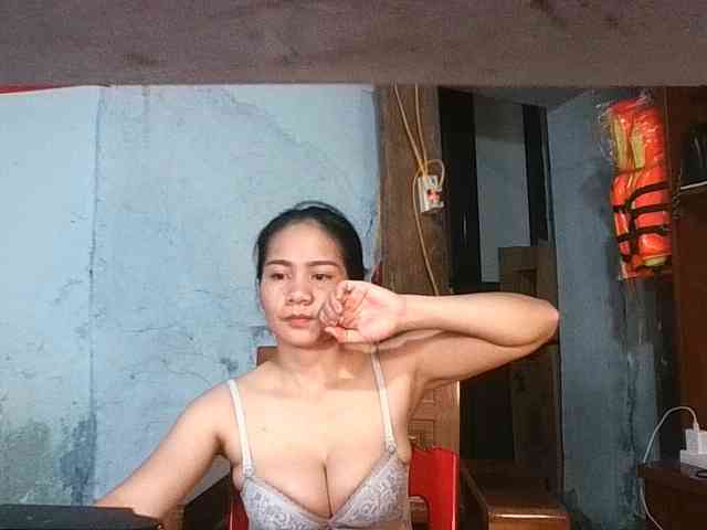 EllaShow93 webcam