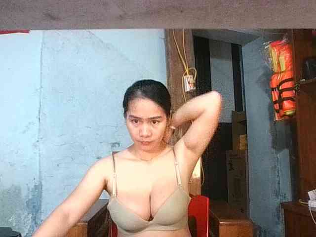 EllaShow93 webcam