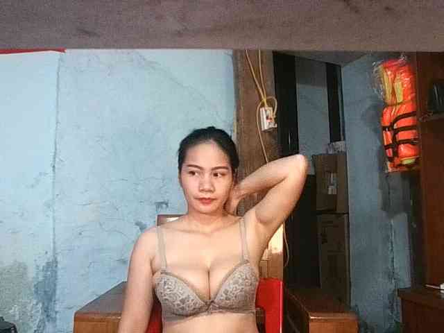 EllaShow93 webcam