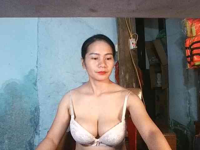 EllaShow93 webcam