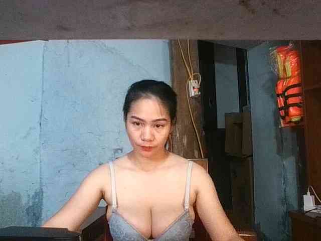 EllaShow93 webcam