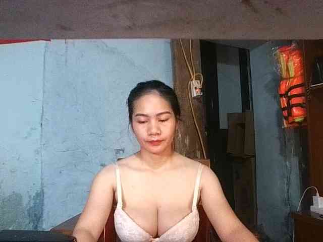 EllaShow93 webcam