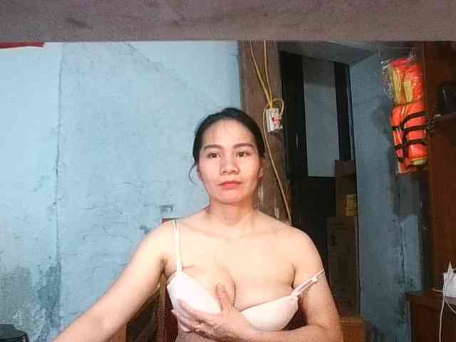 EllaShow93 webcam