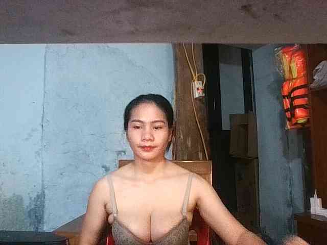 EllaShow93 webcam