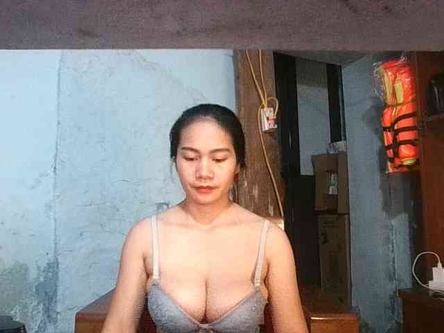 EllaShow93 webcam