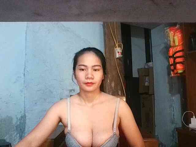 EllaShow93 webcam