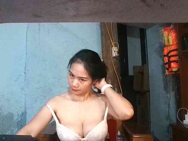EllaShow93 webcam