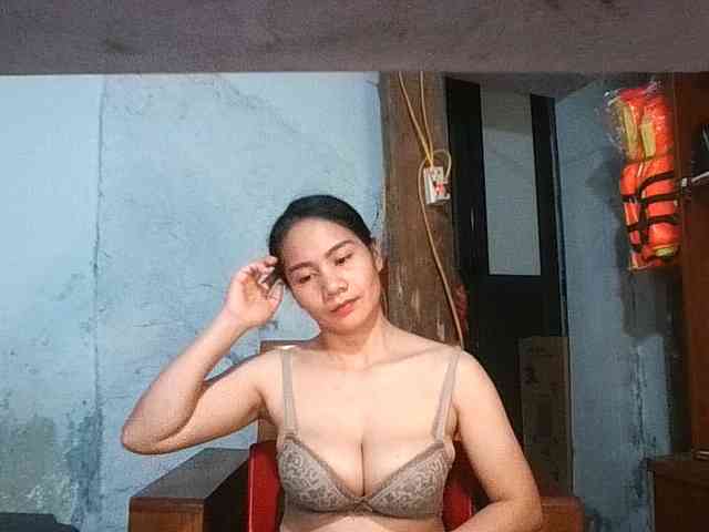 EllaShow93 webcam