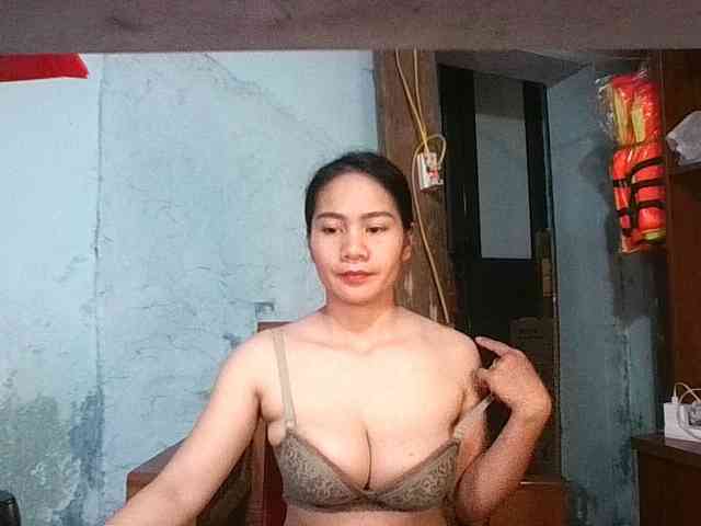 EllaShow93 webcam