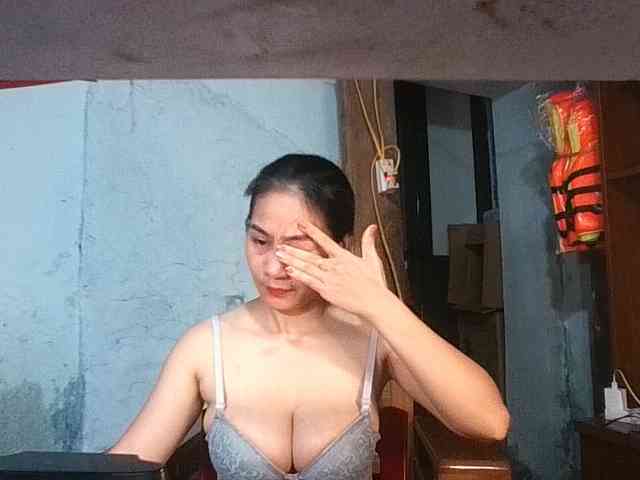 EllaShow93 webcam