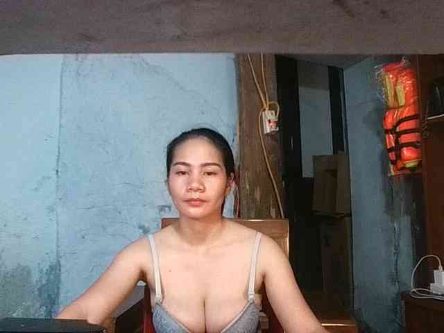 EllaShow93 webcam