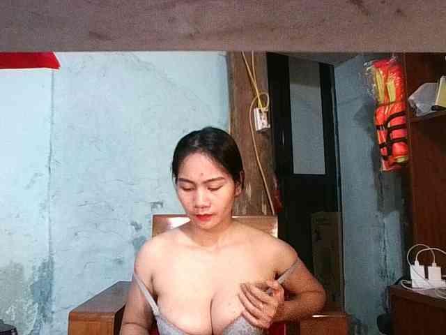 EllaShow93 webcam