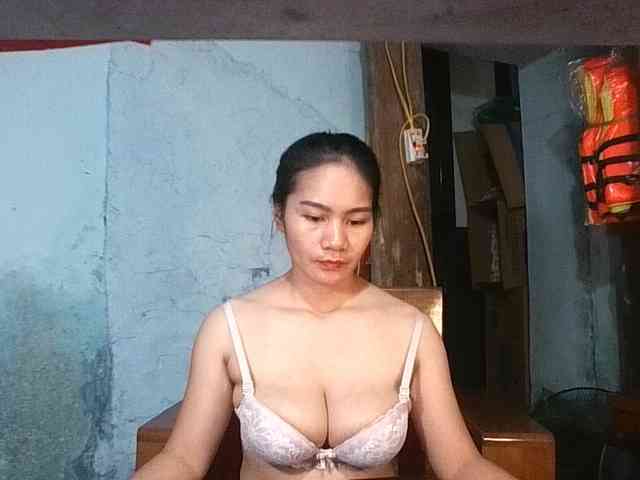 EllaShow93 webcam