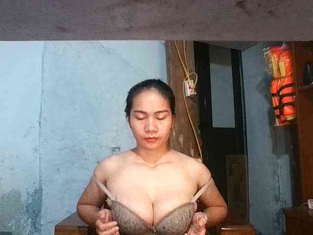 EllaShow93 webcam