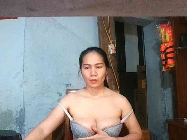 EllaShow93 webcam