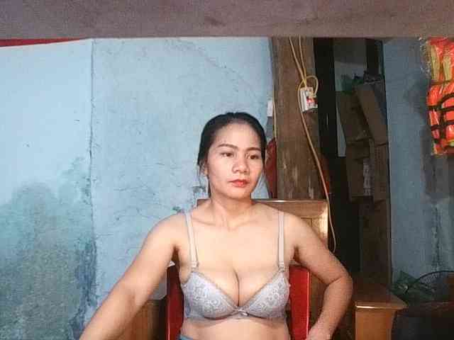 EllaShow93 webcam