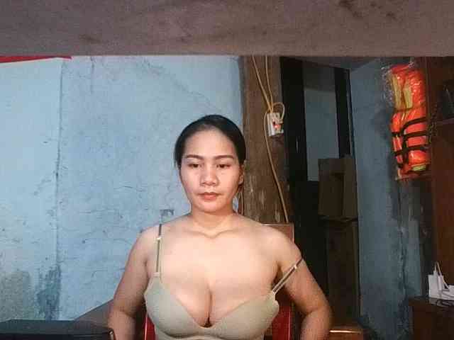 EllaShow93 webcam