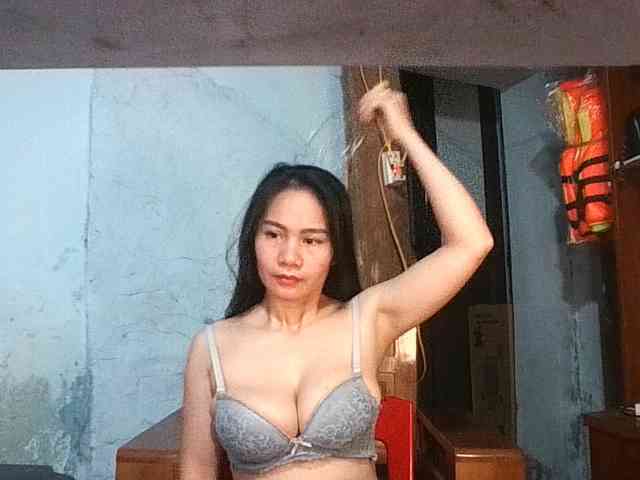 EllaShow93 webcam
