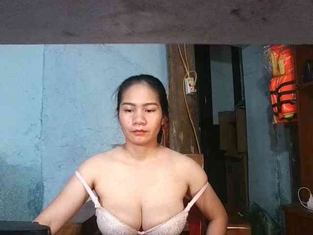 EllaShow93 webcam