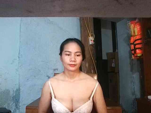EllaShow93 webcam