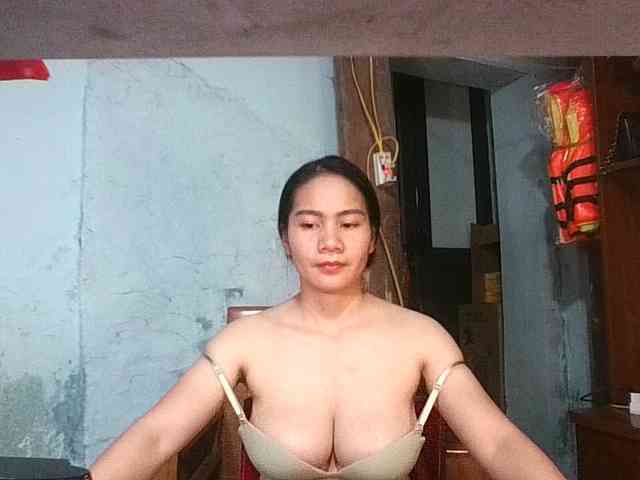 EllaShow93 webcam