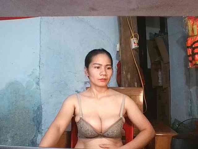 EllaShow93 webcam