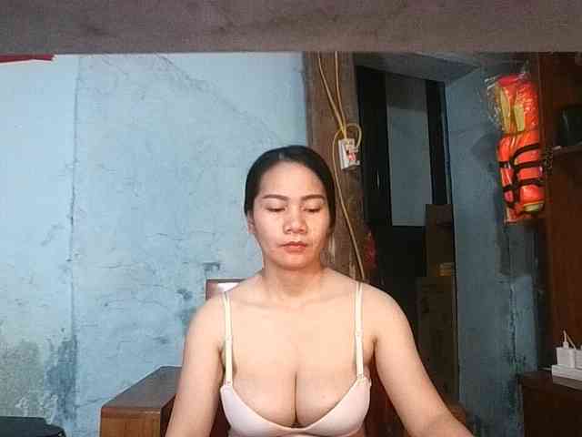 EllaShow93 webcam