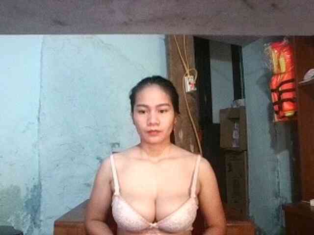 EllaShow93 webcam