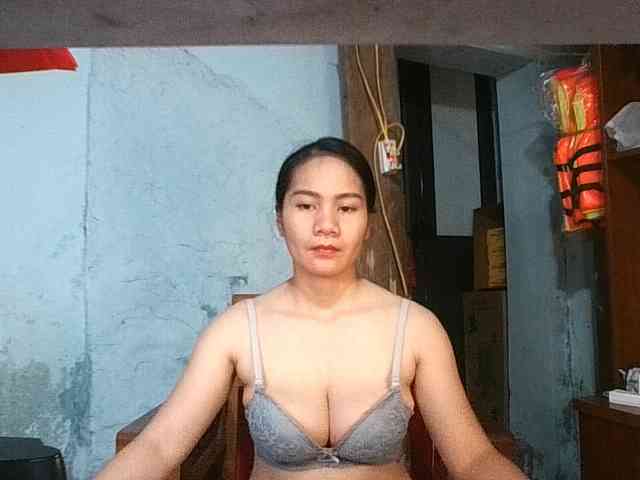 EllaShow93 webcam