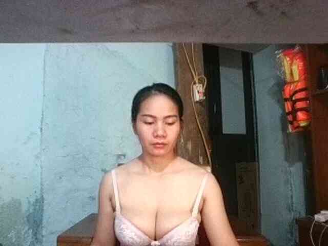 EllaShow93 webcam