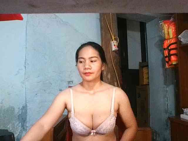 EllaShow93 webcam