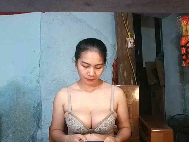 EllaShow93 webcam