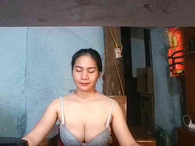 EllaShow93 webcam