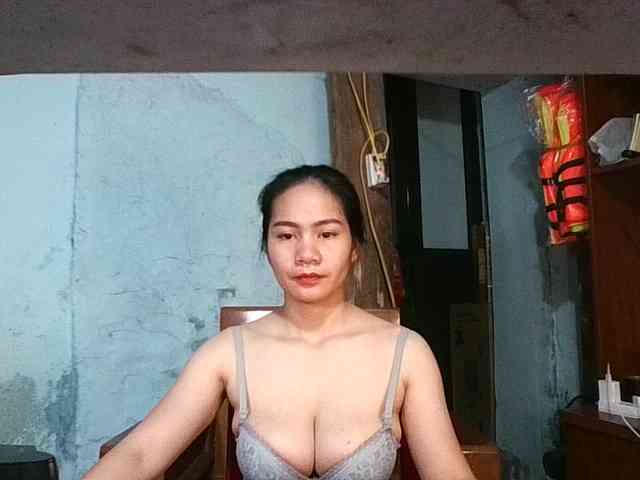 EllaShow93 webcam