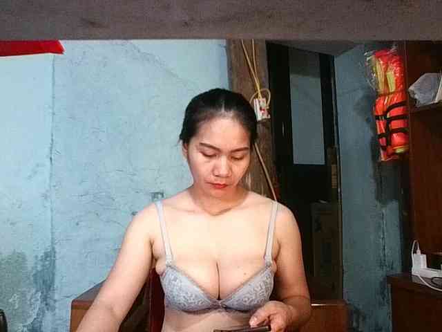 EllaShow93 webcam