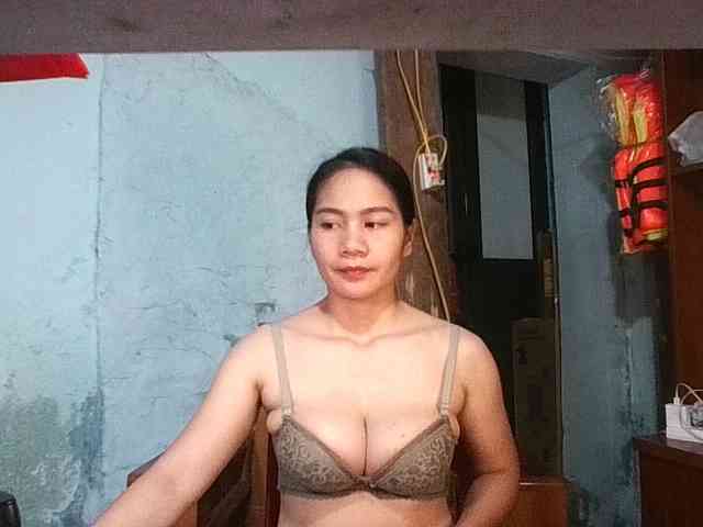 EllaShow93 webcam