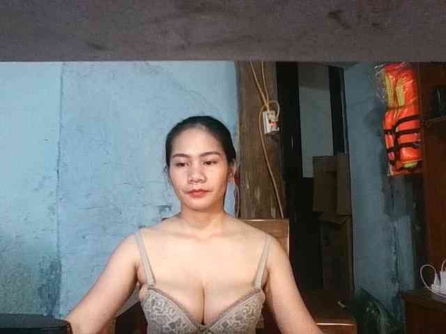EllaShow93 webcam