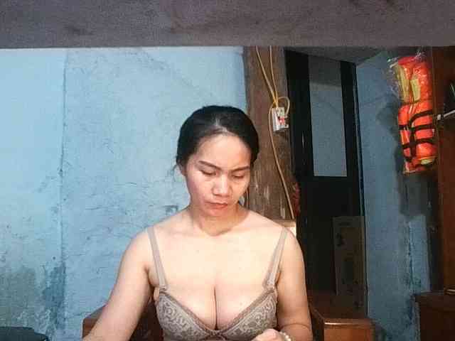 EllaShow93 webcam