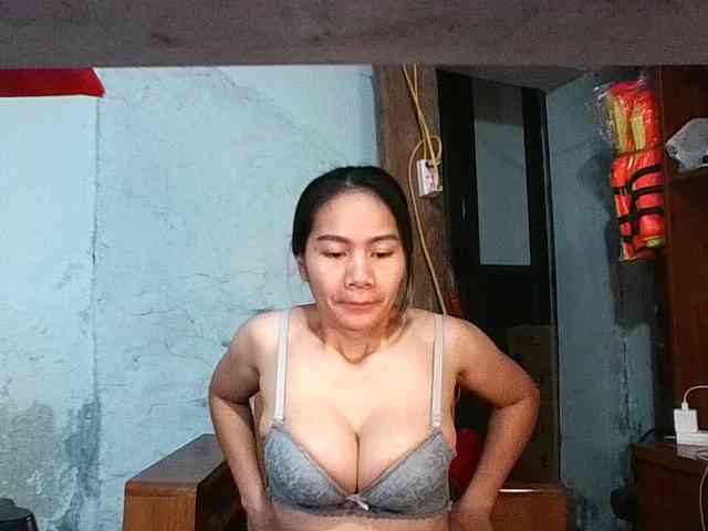 EllaShow93 webcam