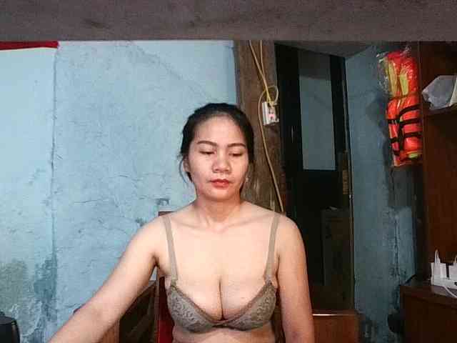 EllaShow93 webcam