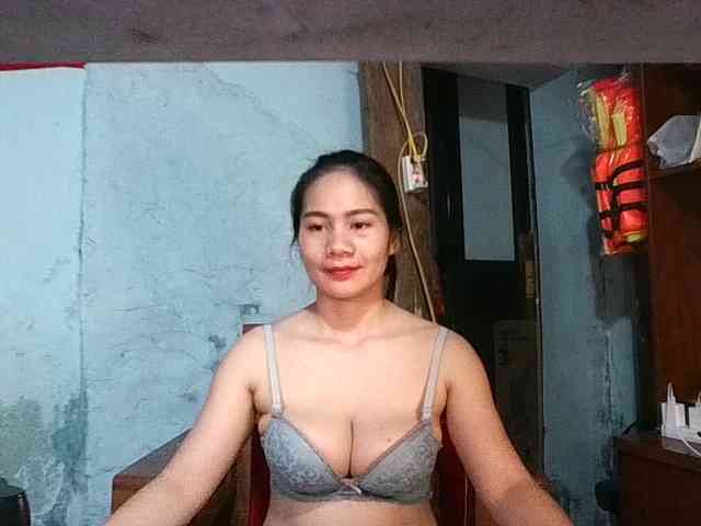 EllaShow93 webcam