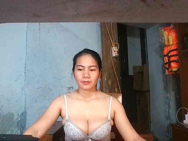 EllaShow93 webcam