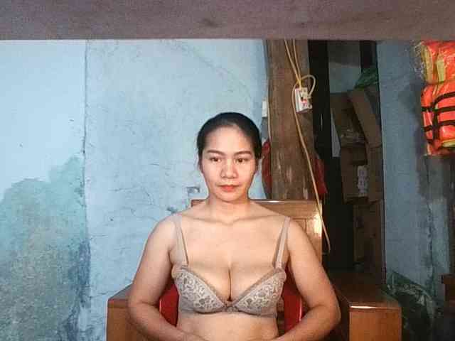 EllaShow93 webcam