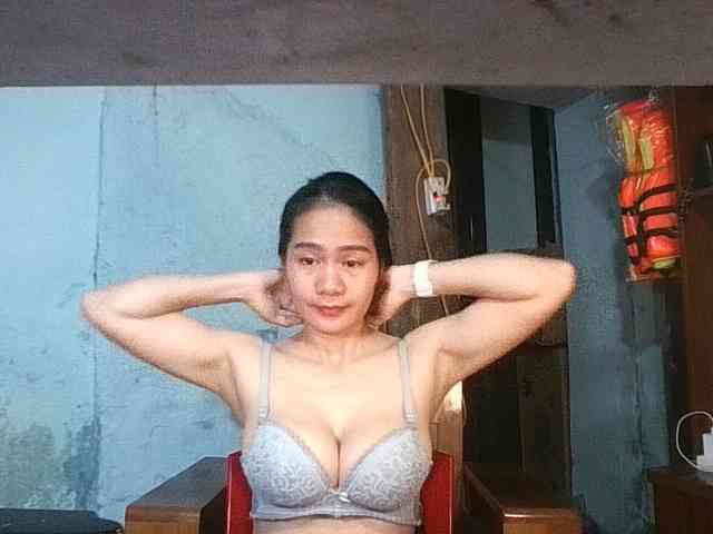 EllaShow93 webcam