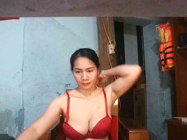 EllaShow93 webcam