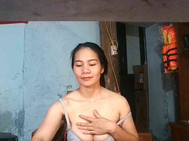 EllaShow93 webcam