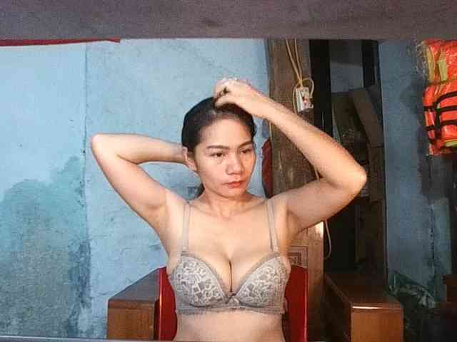 EllaShow93 webcam