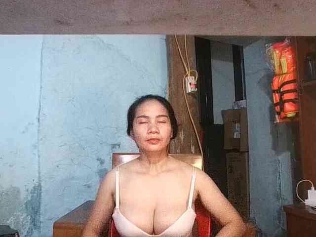 EllaShow93 webcam
