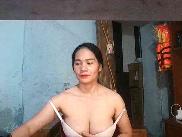 EllaShow93 webcam